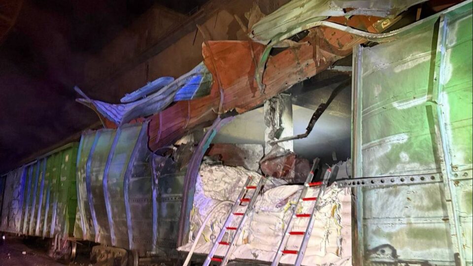 Росіяни масовано атакували Одещину: пошкоджені портові об’єкти  