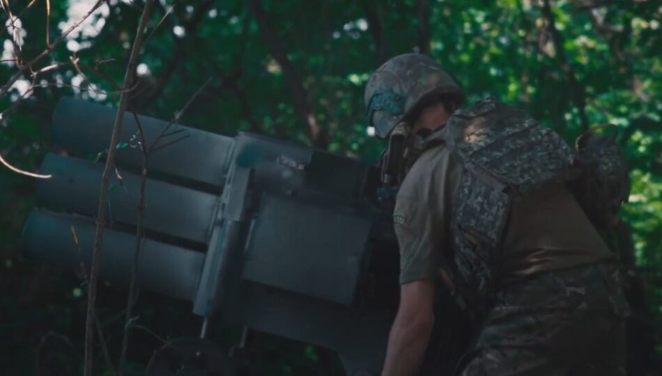 Швидко навів, скоригував вогонь — уразив: «Камрад» б’є росіян за допомогою РСЗВ RAK-SA-12  