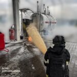 Загорілися паливна колонка
