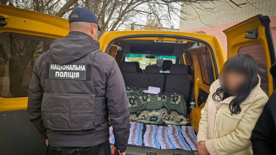 По сто тисяч за дитину: на Сумщині чоловік хотів стати багатодітним за гроші  