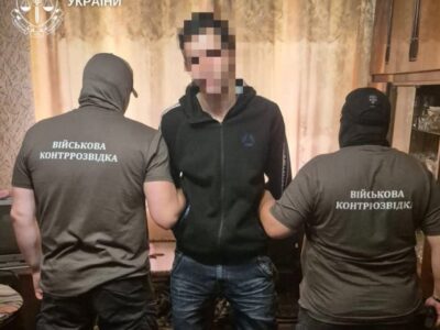 За дозу зраджував одразу у трьох областях: коригувальник-автостопщик отримав вирок  