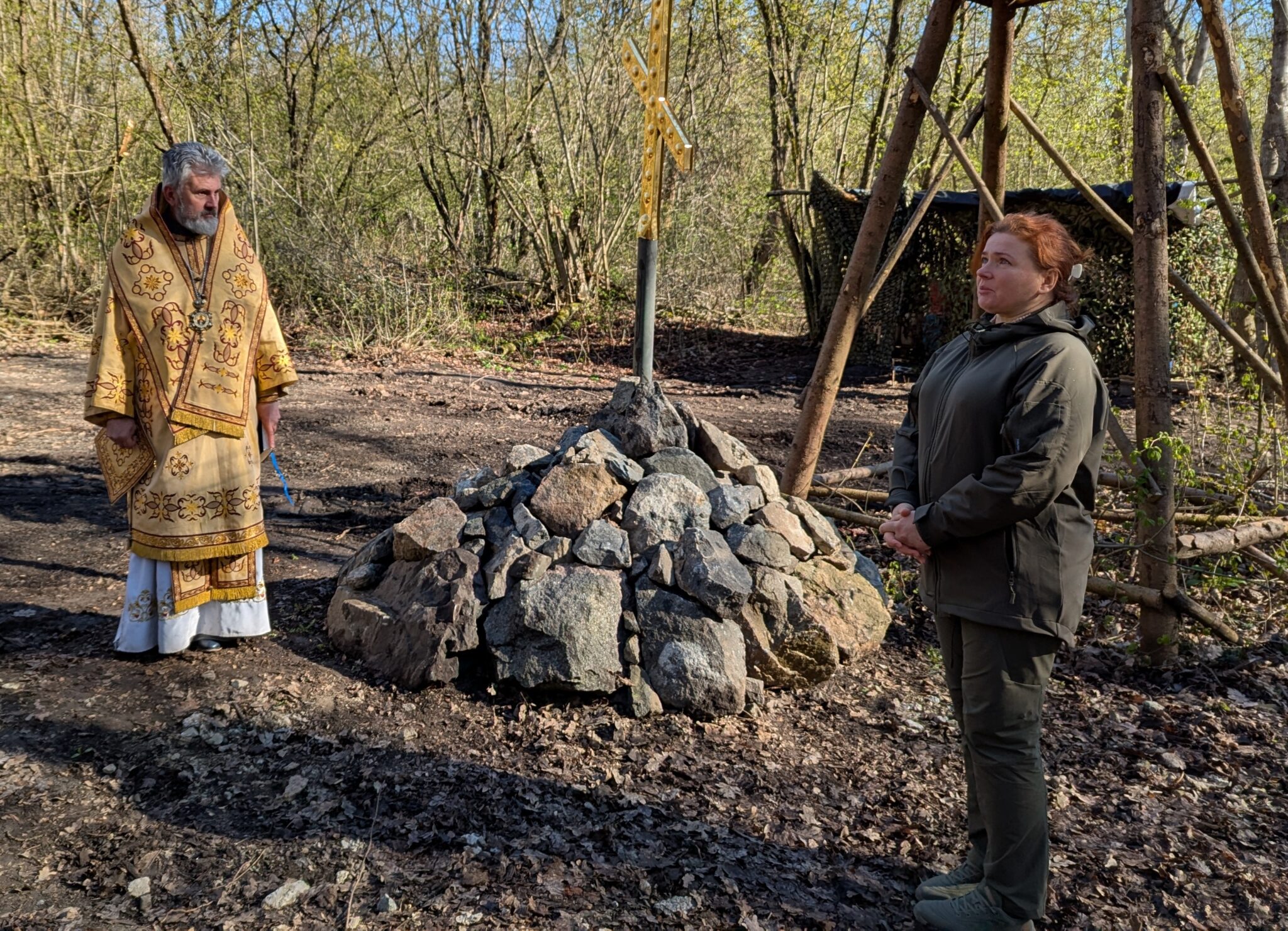 Полковник Лариса Полянська, начальник служби військового капеланства Сухопутних військ ЗСУ на освяченні хреста пам’яті у 4-й ОТБр