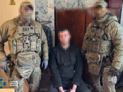 Айтішник-вербувальник та безробітний коригувальник: на Черкащині та Волині затримали агентів