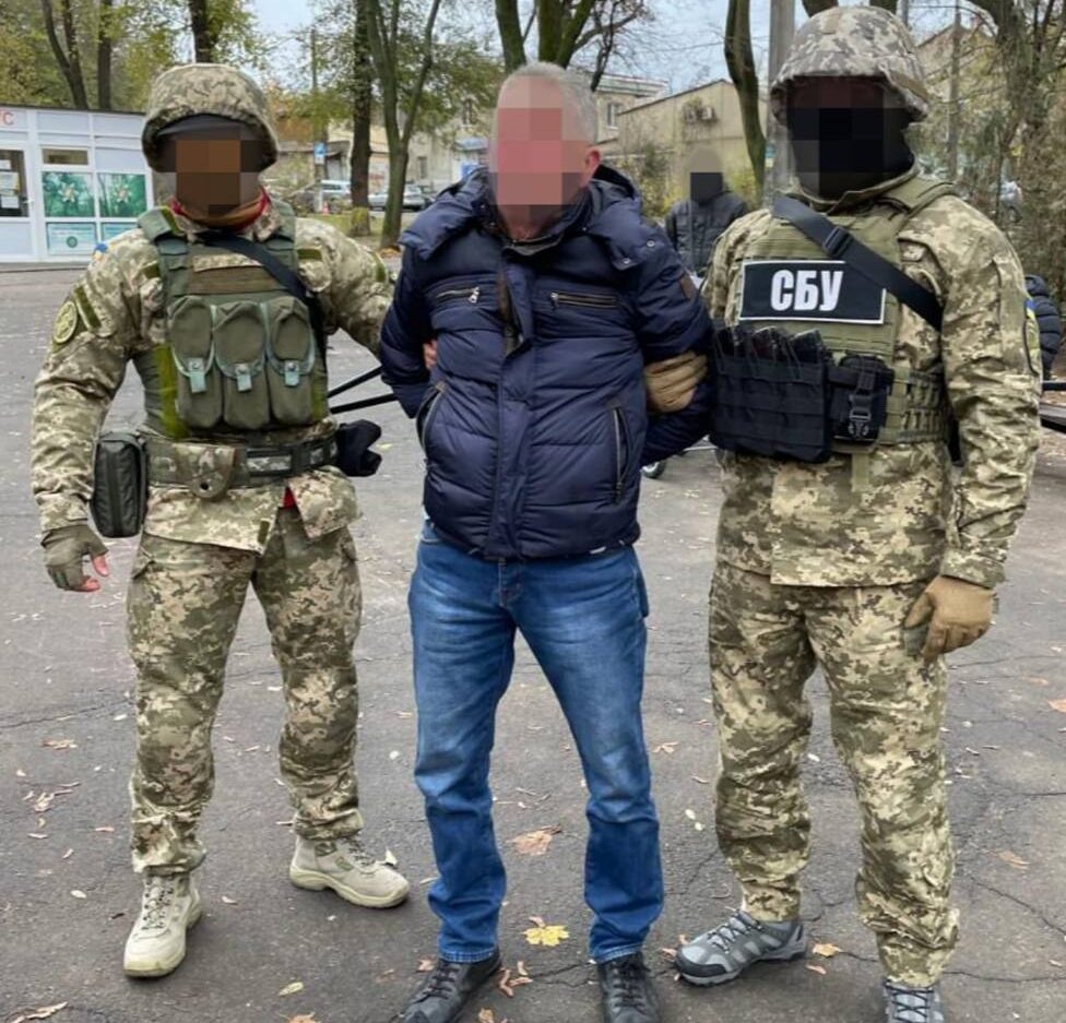 Засуджений в оточенні правоохоронців