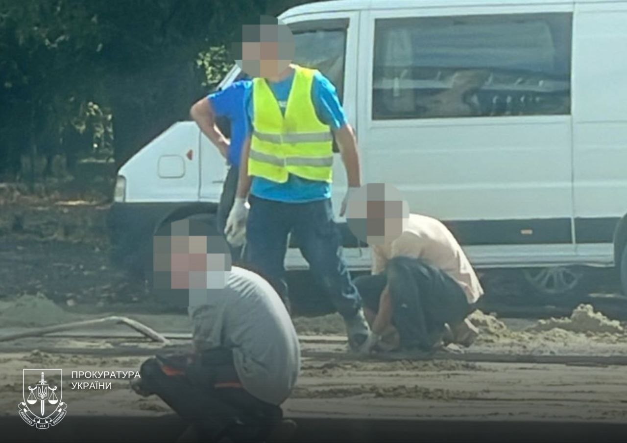 Солдати працюють на цивільних замовників