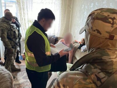 Родич за $13 тисяч: у Сумах взято під варту трьох розробників схеми для ухилянтів  