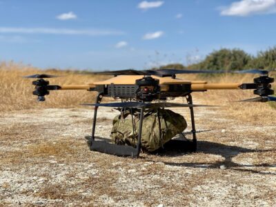 Велика Британія оголосила про найбільшу в історії поставку дронів для України  