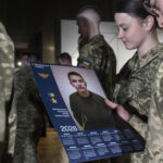 Курсанти Збройних Сил України на зустрічі з військовослужбовцями – Героями України: Павлом Романюком, В'ячеславом Агеєвим.