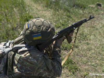Окупанти чотири рази наступали в районах Олександрограда та Єгорівки  