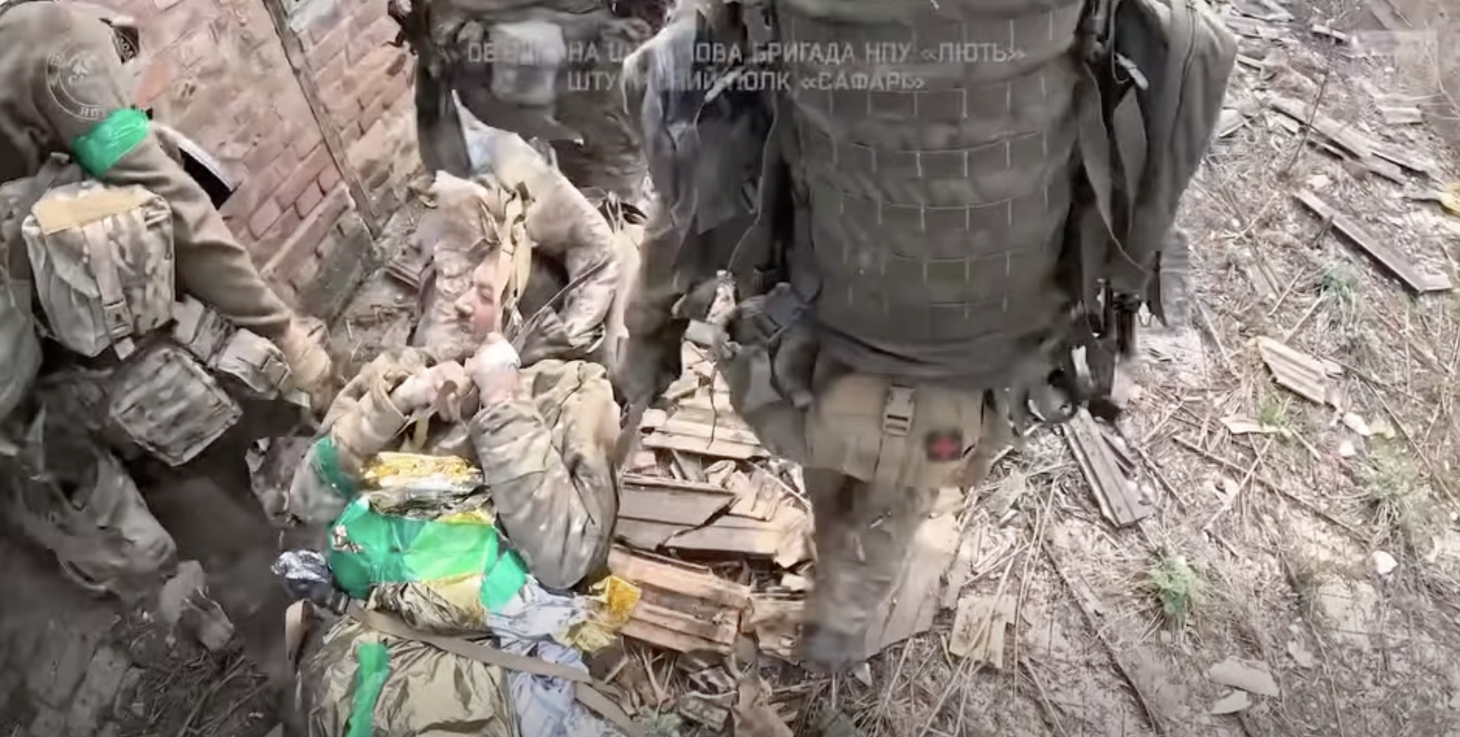 12 кілометрів під обстрілами: бійці «Люті» дві доби несли пораненого