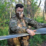 Український військовослужбовець готується запускати розвідувальний БПЛА
