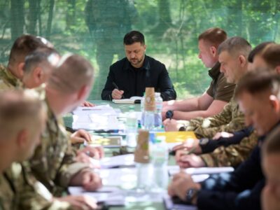 Посилення РЕБ та антидронові коридори: Президент розповів про безпекову ситуацію на Дніпровщині