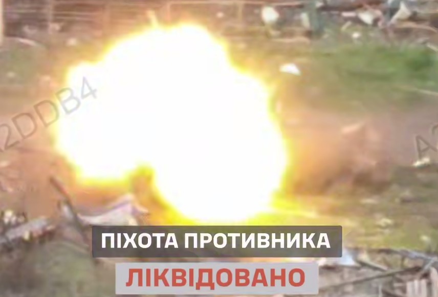 Потужний вибух російського штурмовика
