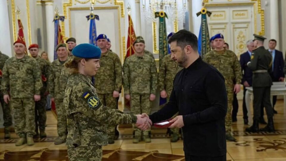 «Вірні завжди»: морпіх «Барні», яка пережила окупацію Херсона, стала кавалером ордена «За мужність»