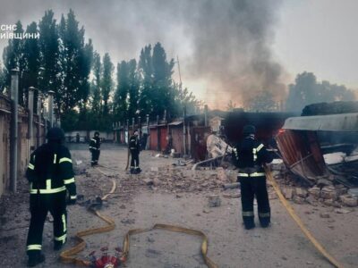 Наслідки атаки рф по Київщині: двоє загиблих, пошкоджені заклади освіти та медицини
