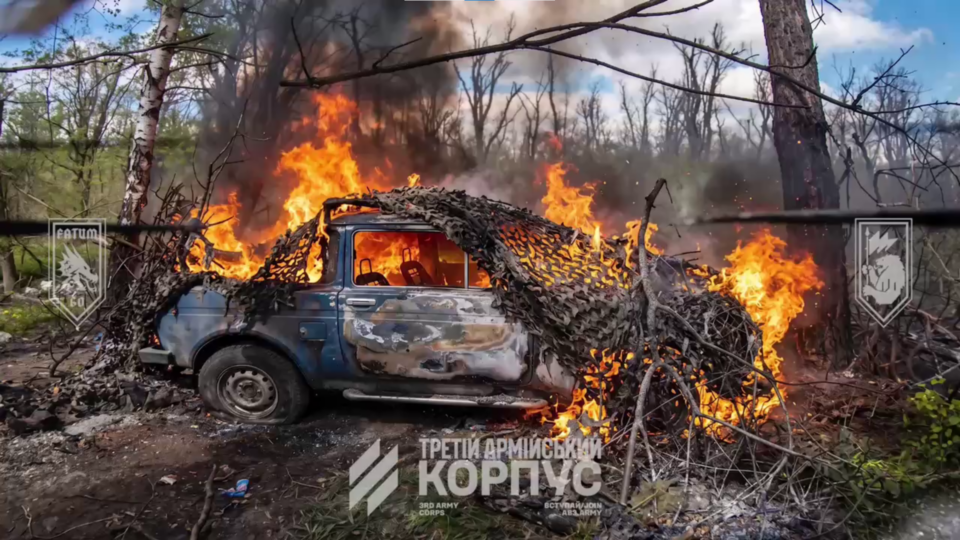 Палять все, що їде: наші пілоти не минають ворожий транспорт  