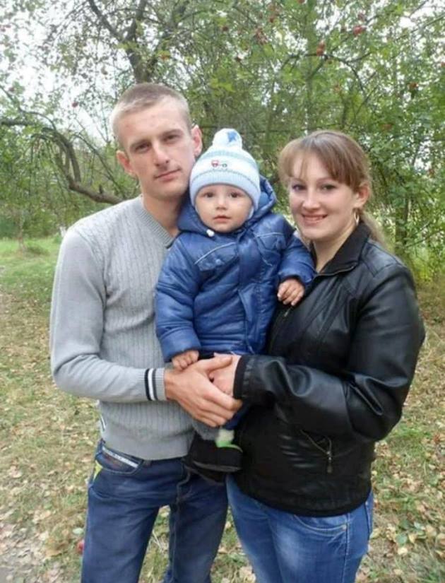 Юрій Ковальчук з дружиною та сином