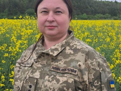 «Василівна рішає все»: як 51-річна психологиня «Тамада» стала опорою саперної роти