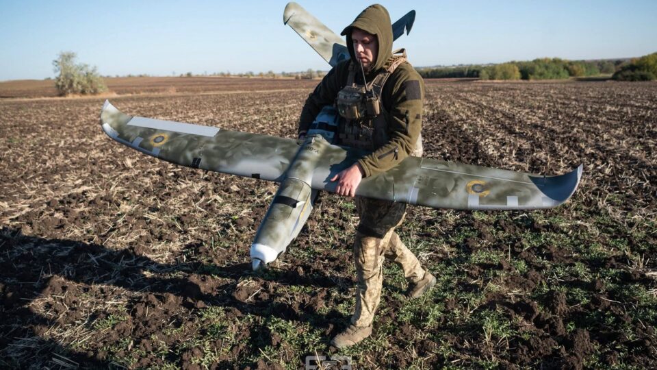 «Люблю, коли воно горить»: історія пілота БПЛА «Тихого», який полює на російські гармати й склади БК  