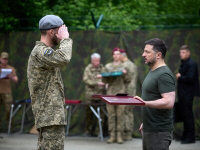 Президент відзначив воїнів ССО орденами «Золота Зірка» і вручив бойовий прапор