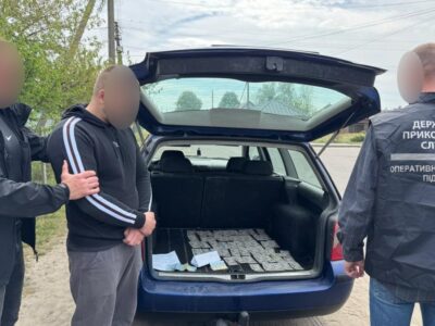 Ввозили як гумдопомогу і продавали за готівку: на Волині викрили шахрайську схему з авто для ЗСУ