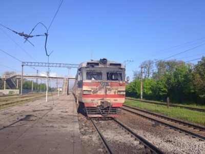 Постраждали пасажири: росіяни атакували потяг на станції Вільнянська