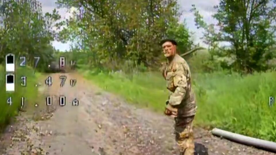 Недоумок із дрючком замість автомата: пілот «Скелі» провчив надто зухвалого окупанта  