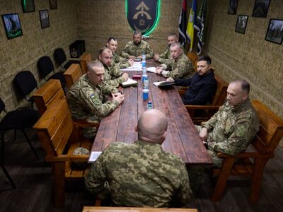 Президент вручив ордени захисникам, які воюють на Олександрівському напрямку