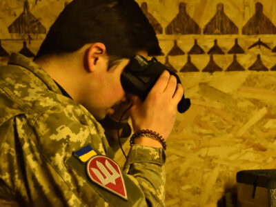 «Це як риболовля, тільки ловимо „шахеди“»: десантники показали нічне полювання на ворожі дрони