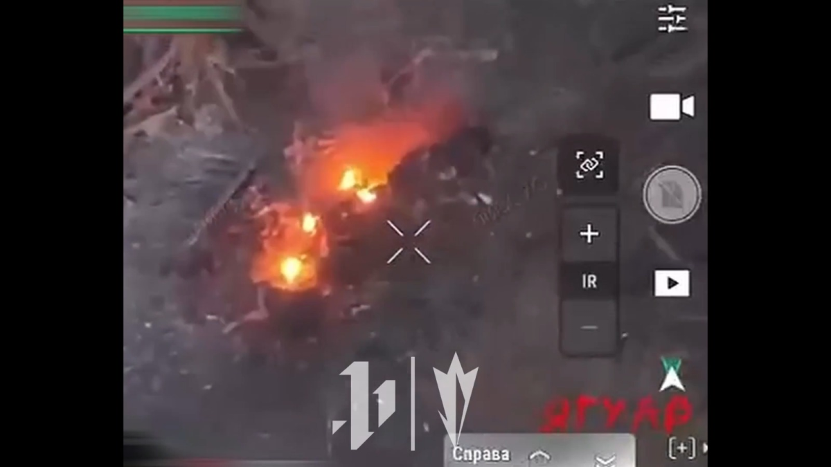 Палає уражена ворожа техніка