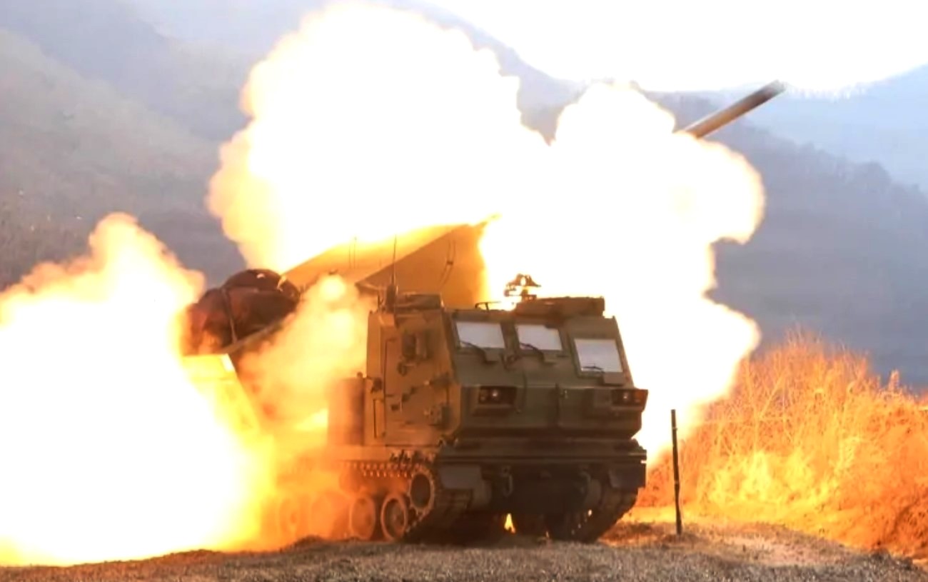 Тестові пуски нової ракети для РСЗВ HIMARS і бойової машини M270A2 РСЗВ MLRS.