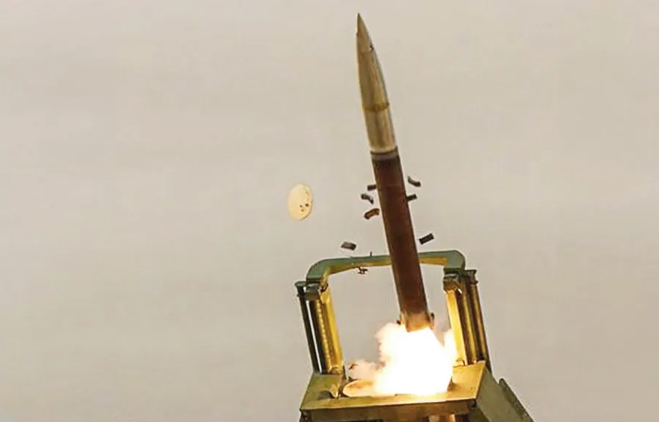 Тестовий пуск ER GMLRS з альтернативною боєголовкою M270A2