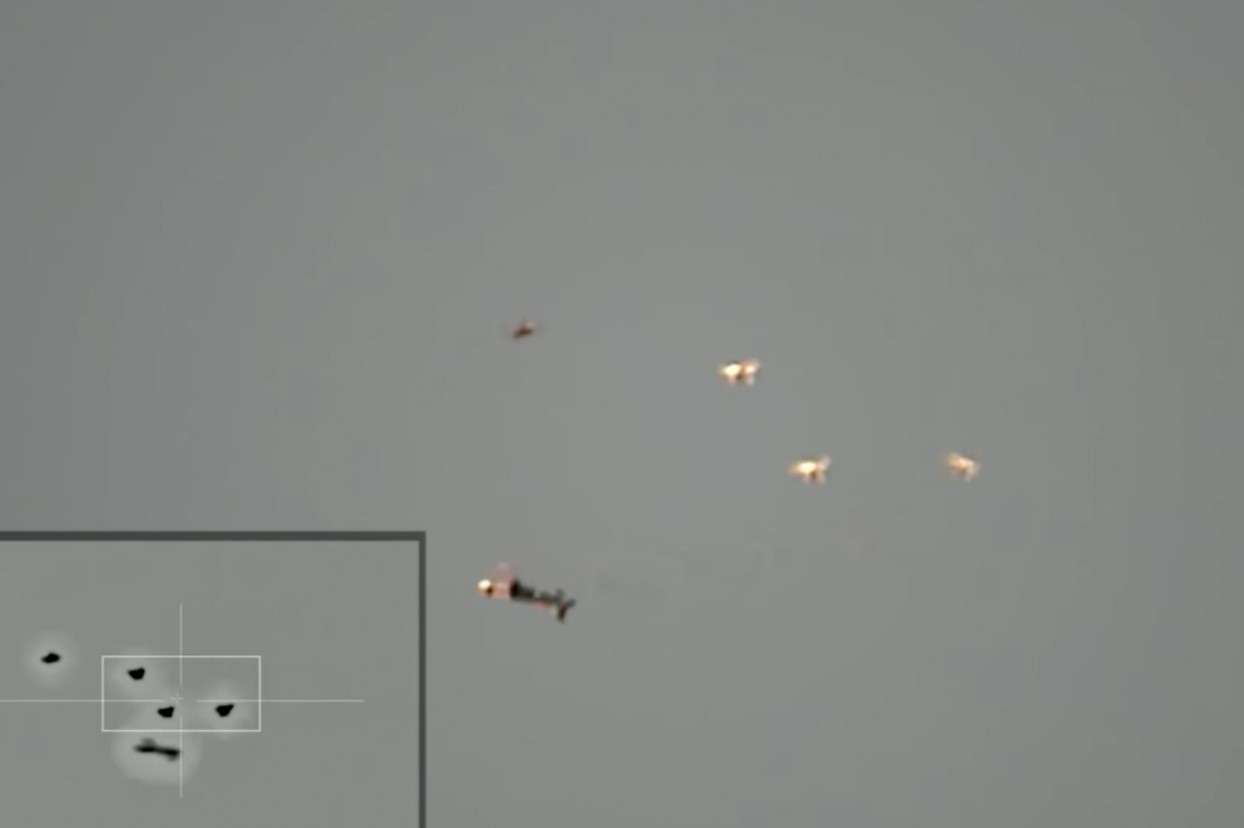 Перехоплювач Coyote перехоплює ворожий дрон