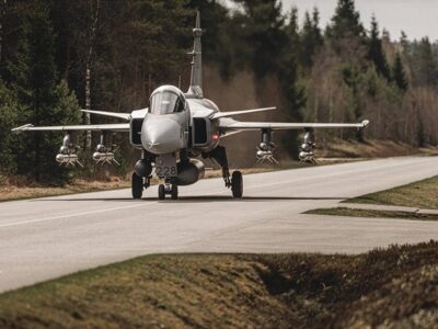 Винищувачі Gripen і не тільки: Швеція надає найбільший пакет військової допомоги для України