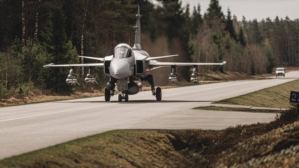 Винищувачі Gripen і не тільки: Швеція надає найбільший пакет військової допомоги для України  