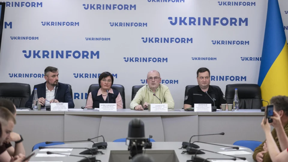 Паспорт є, лояльності немає: в Україні дослідили портрет засудженого колаборанта  