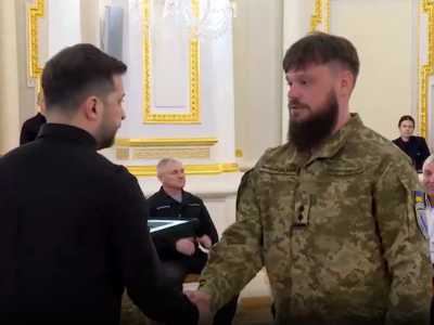 «Україна тримається завдяки таким людям»: Володимир Зеленський нагородив воїнів Сил оборони