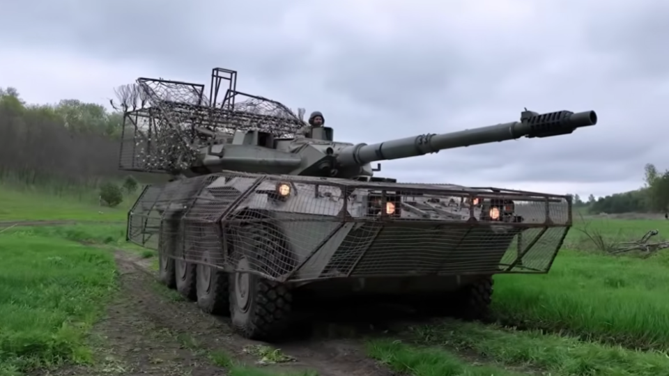 «Будинок з росіянами — з 11 кілометрів»: як італійський «Кантавр» нищить ворога на фронті  