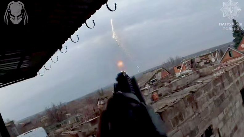 «Вперше таке бачив»: боєць «Хижака» підбив безпілотник-дракон, який палив антидронові сітки у Костянтинівці  