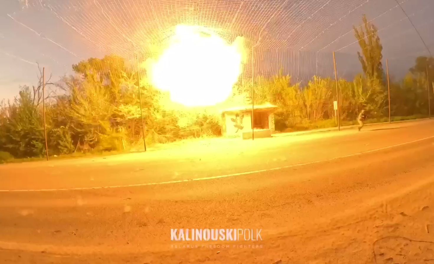 Вибух дрона біля зупинки