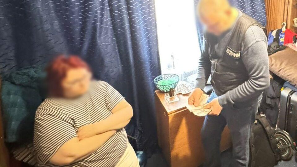 Ошукала пораненого військового на 700 тисяч гривень: у Києві викрили аферистку  