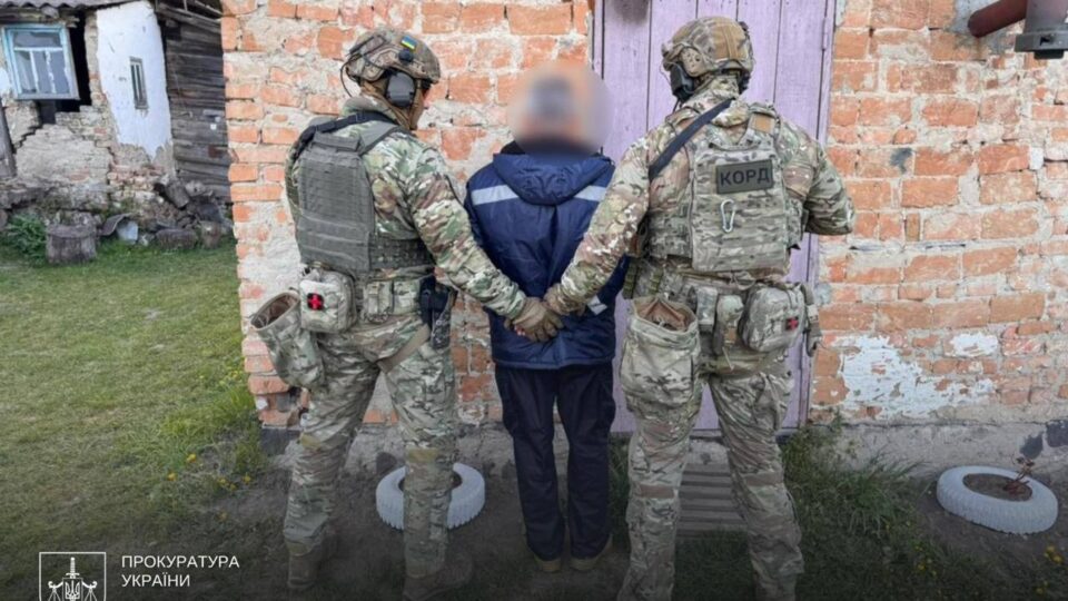 На велосипеді і з автоматом: затримали жителя Рівненщини, який обстріляв військовослужбовців ТЦК та поліціянта  