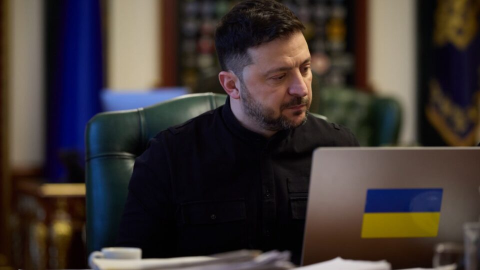 Франція готова працювати над антибалістикою для України — Володимир Зеленський поговорив з Емманюелем Макроном  