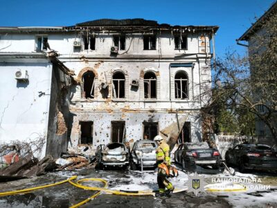 Окупанти атакували центр Чернігова ударним дроном: є постраждалі та руйнування