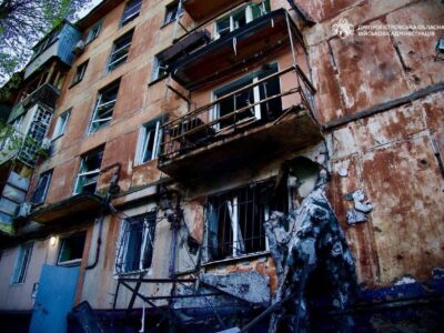 У Дніпрі внаслідок нічного удару рф постраждали чоловік та вагітна жінка