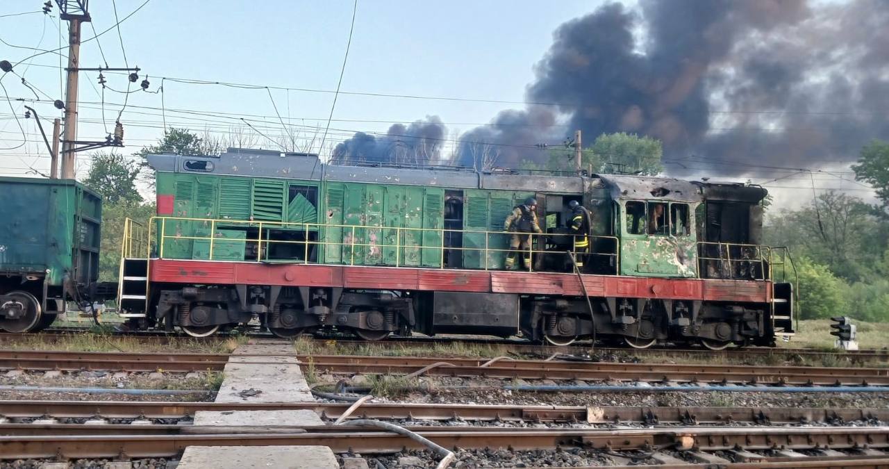 Ворожий БПЛА атакував залізницю на Дніпропетровщині: поранено машиніста