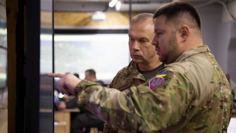 «Масовані штурми технікою відійшли в минуле»: Олександр Сирський про тактику росіян на Олександрівському напрямку  