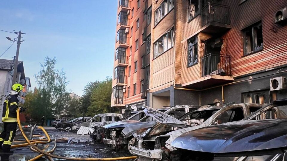 Серед постраждалих є дитина: в Київській області внаслідок масованої атаки рф поранено семеро осіб  