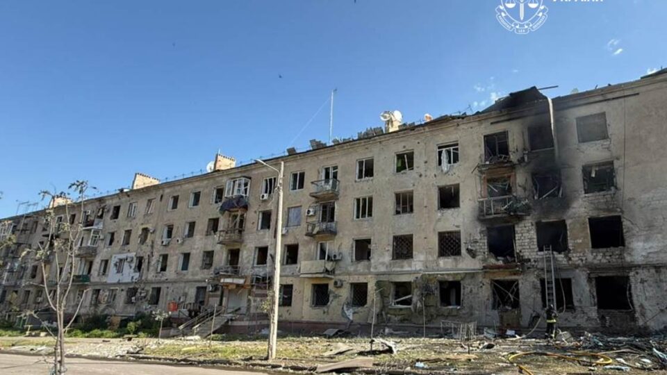 «ФАБ» по житловому кварталу: щонайменше шестеро людей поранені після удару по Краматорську  