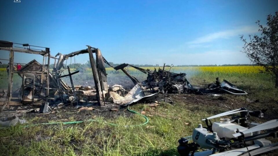 На Чернігівщині ворожі БпЛА вбили людину, ще двох поранили  